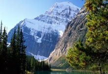 巴黎圣日耳曼锋线犀利，多场胜利进一步巩固领先